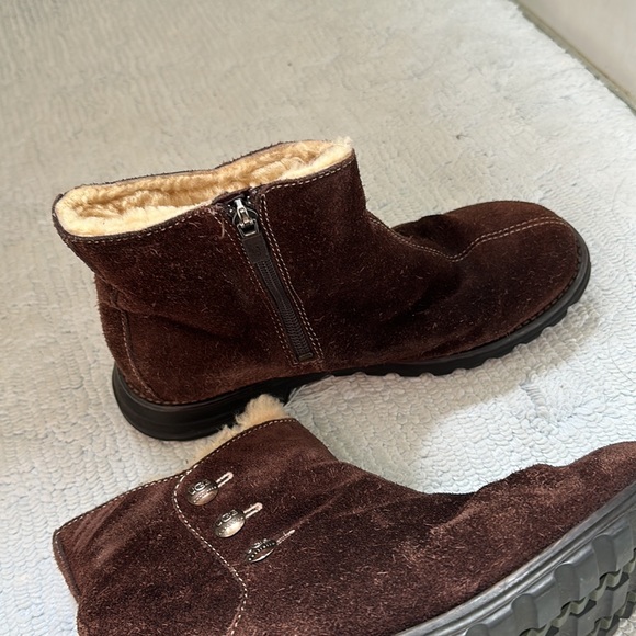 Ugg boots - Picture 4 of 8